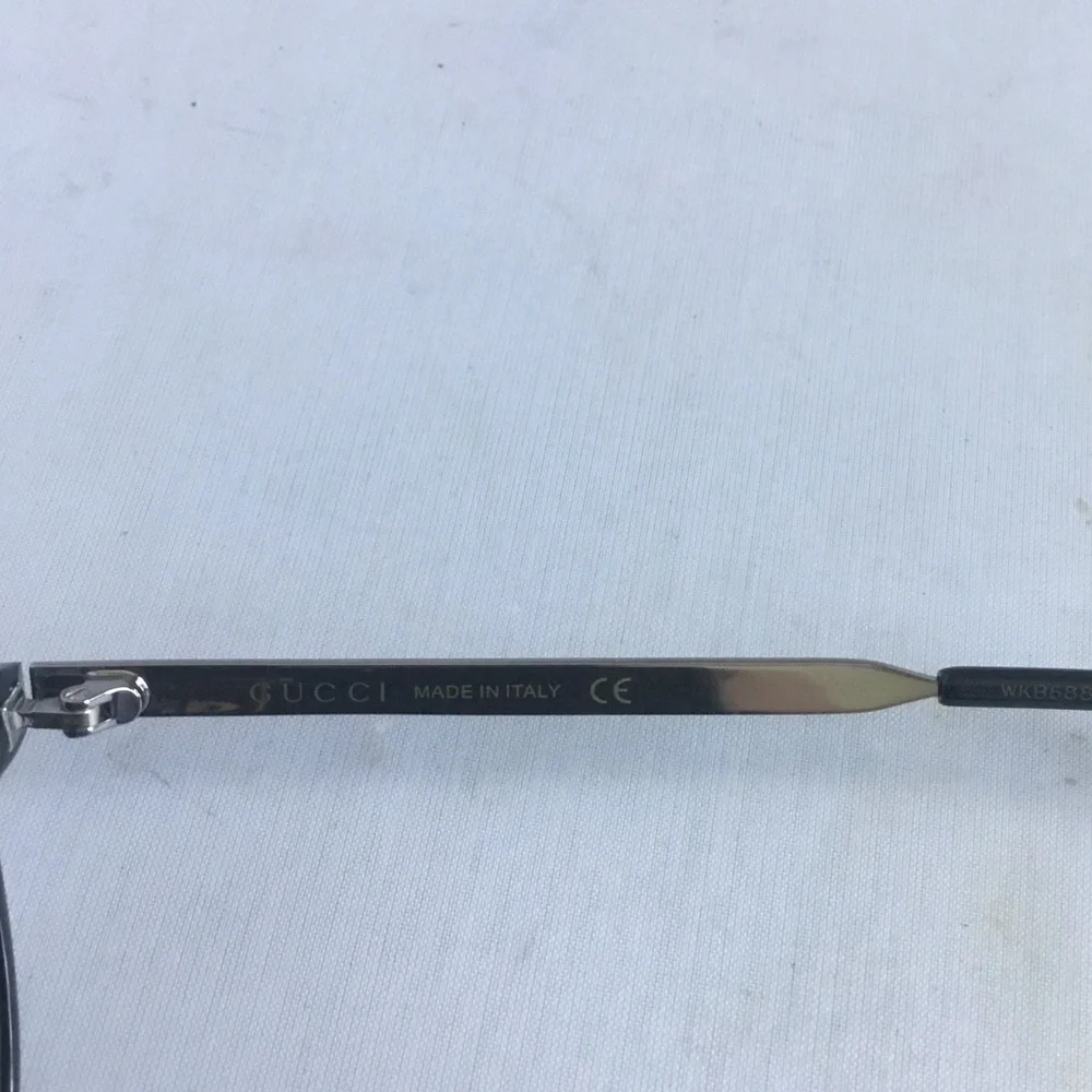 Gucci Black Frame Sunglasses with Green and Red Stripe Temples